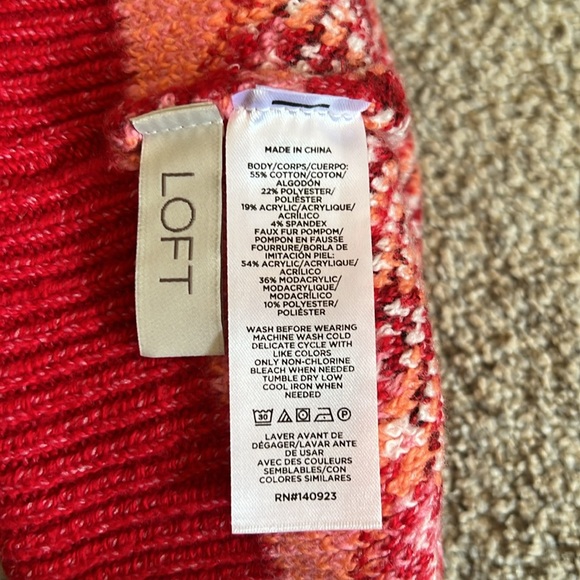 NWOT Ann Taylor Loft Knit Hat Beanie Faux Fur Pom Pom Red Orange Soft Winter Hat - Picture 4 of 5